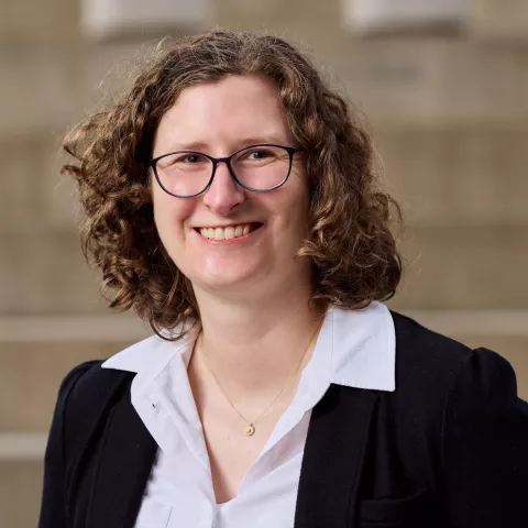 Chloe Connolly Dlott, MD