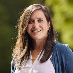 Headshot of Lauren Santiesteban, MD