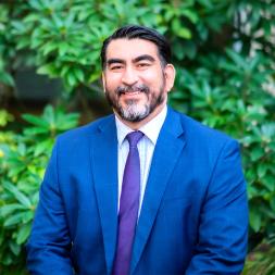 Headshot of Claudio Díaz Ledezma, MD