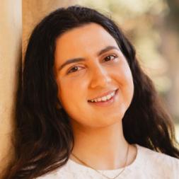 Headshot of Arezo Ahmadi