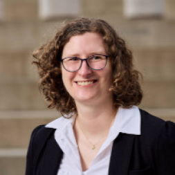 Headshot of Chloe Dlott, MD